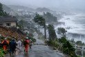 টাইফুনের তাণ্ডবে বিপর্যস্ত জাপান, ১৯ লাখ মানুষকে সরিয়ে নেওয়ার নির্দেশ